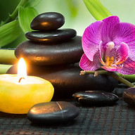 Moo's Massage Logo